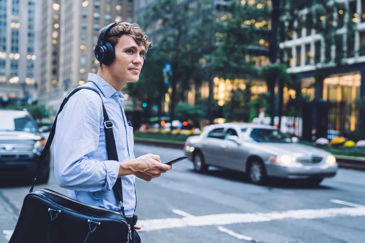 Create a Personalized Audio Learning Playlist for Commute Productivity