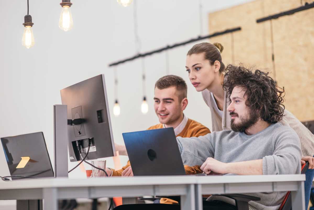 7 Proven Strategies to Navigate Office Politics with Integrity